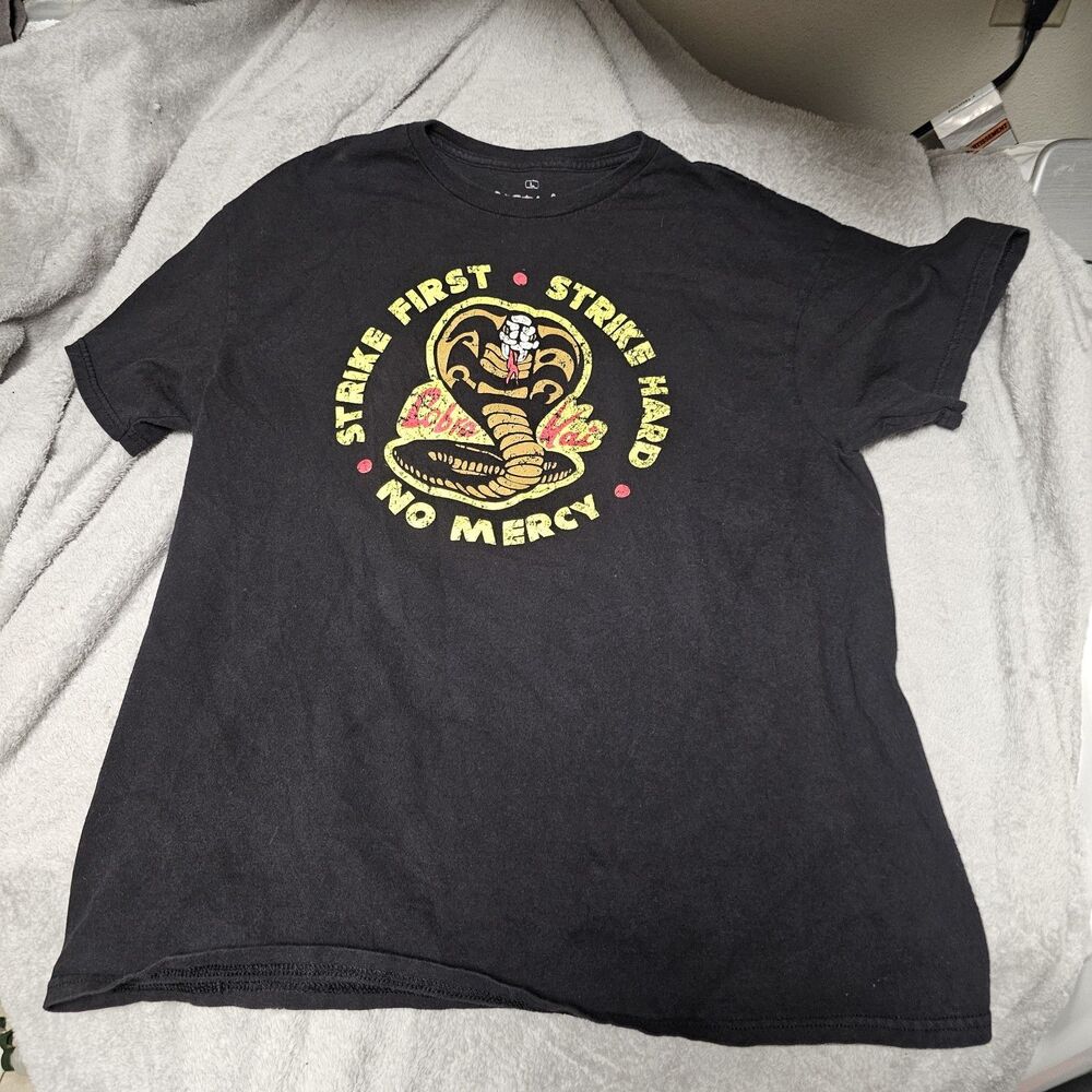 COBRA KAI Men's / Unisex Black T-Shirt with Colorful Front Graphic Print. Size L